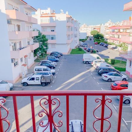 Apartamento T2 Carvoeiro-Lagoa Precos Acessiveis Apartment Exterior photo