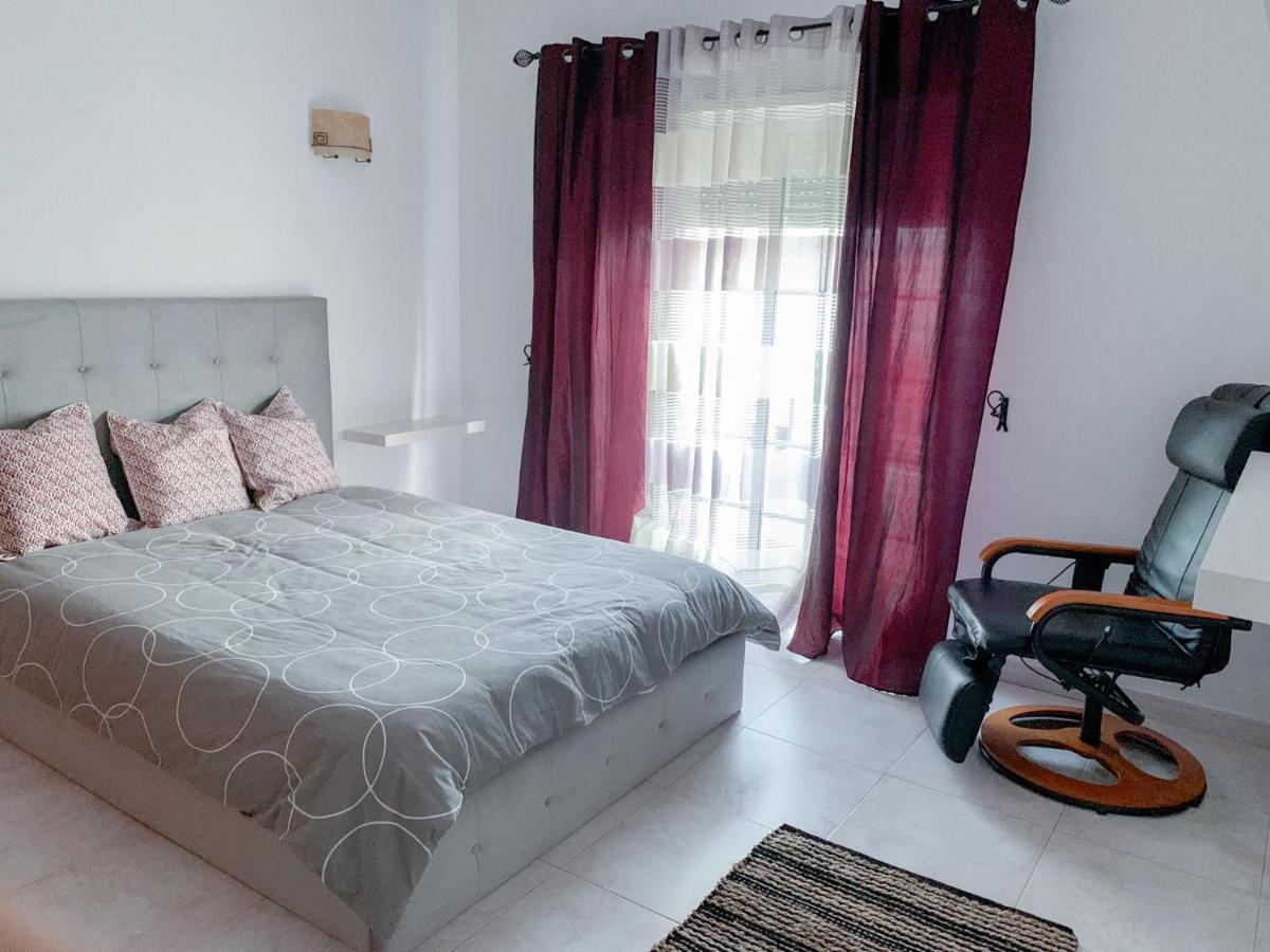 Apartamento T2 Carvoeiro-Lagoa Precos Acessiveis Apartment Exterior photo
