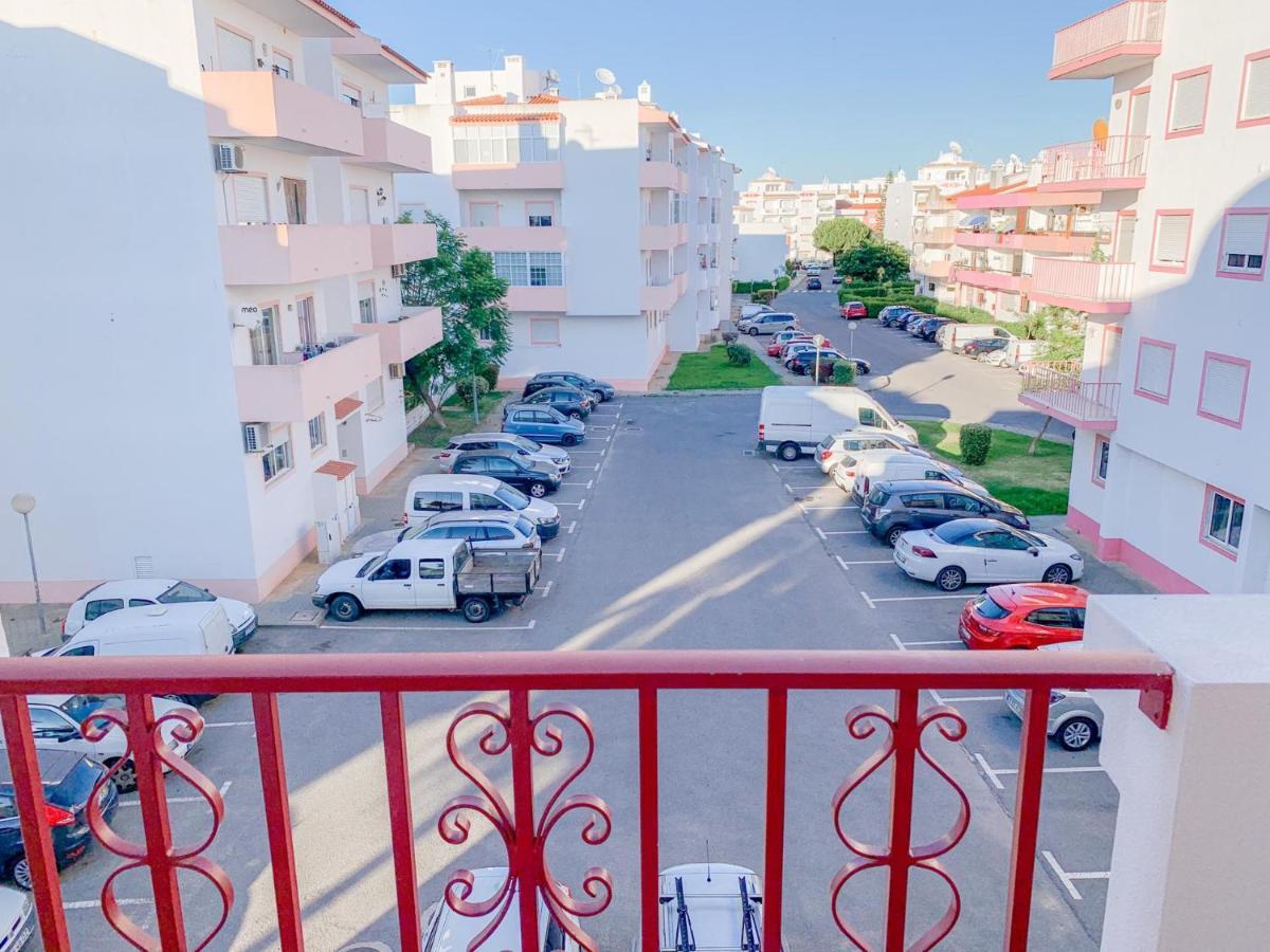 Apartamento T2 Carvoeiro-Lagoa Precos Acessiveis Apartment Exterior photo